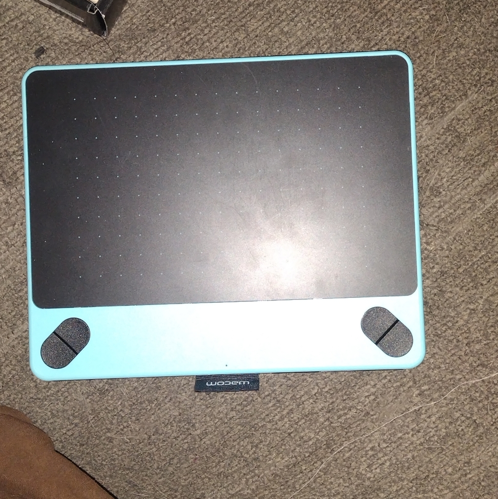 Wacom Intuos illustrating tablet - Picture 4 of 8